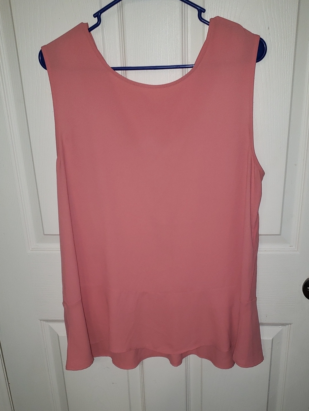Ann Taylor XL Sleeveless Coral Pink Blouse - Versatile Women's Top